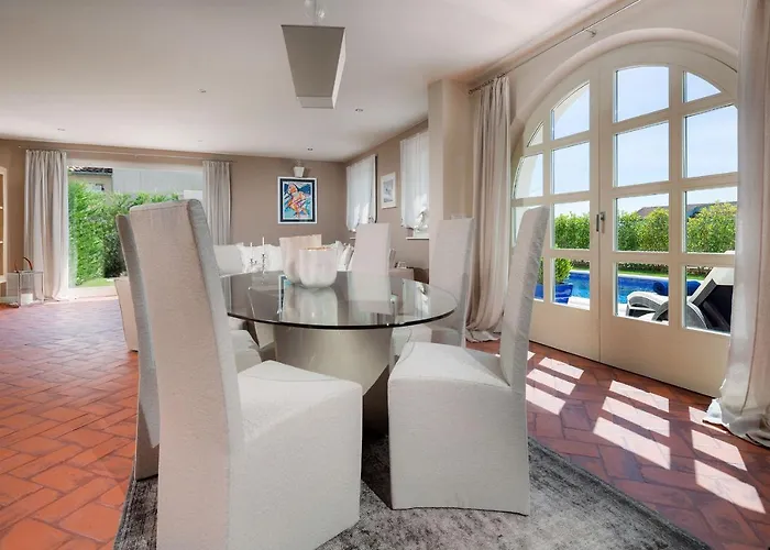 Villa Pia By Hmz